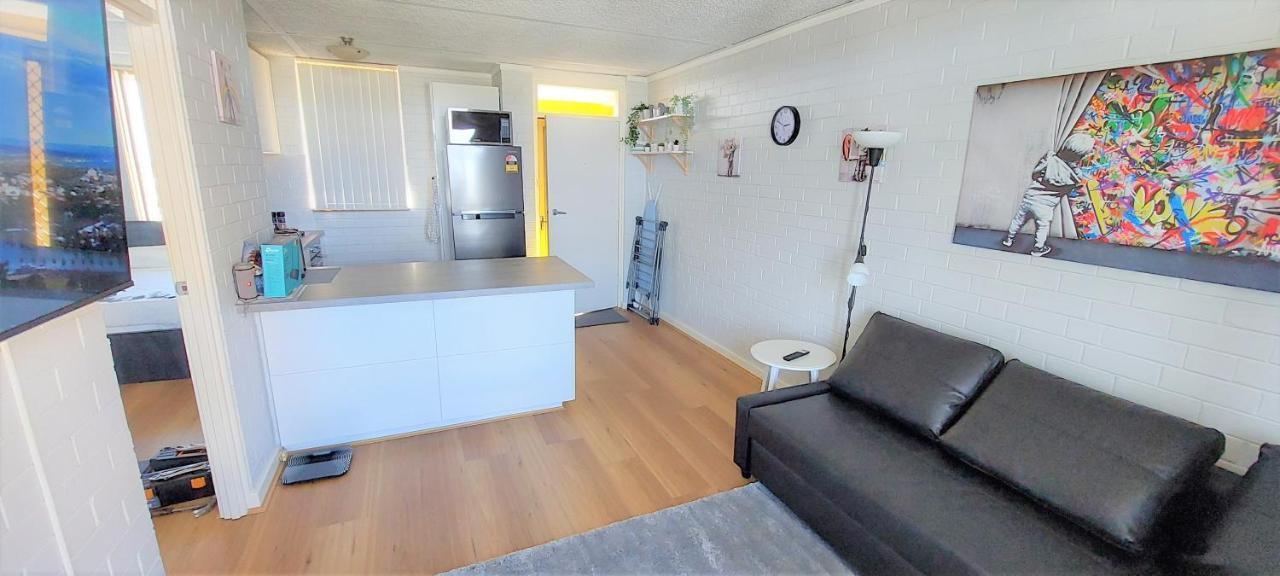 Sky High On Arundel - Central Fremantle Apartment מראה חיצוני תמונה
